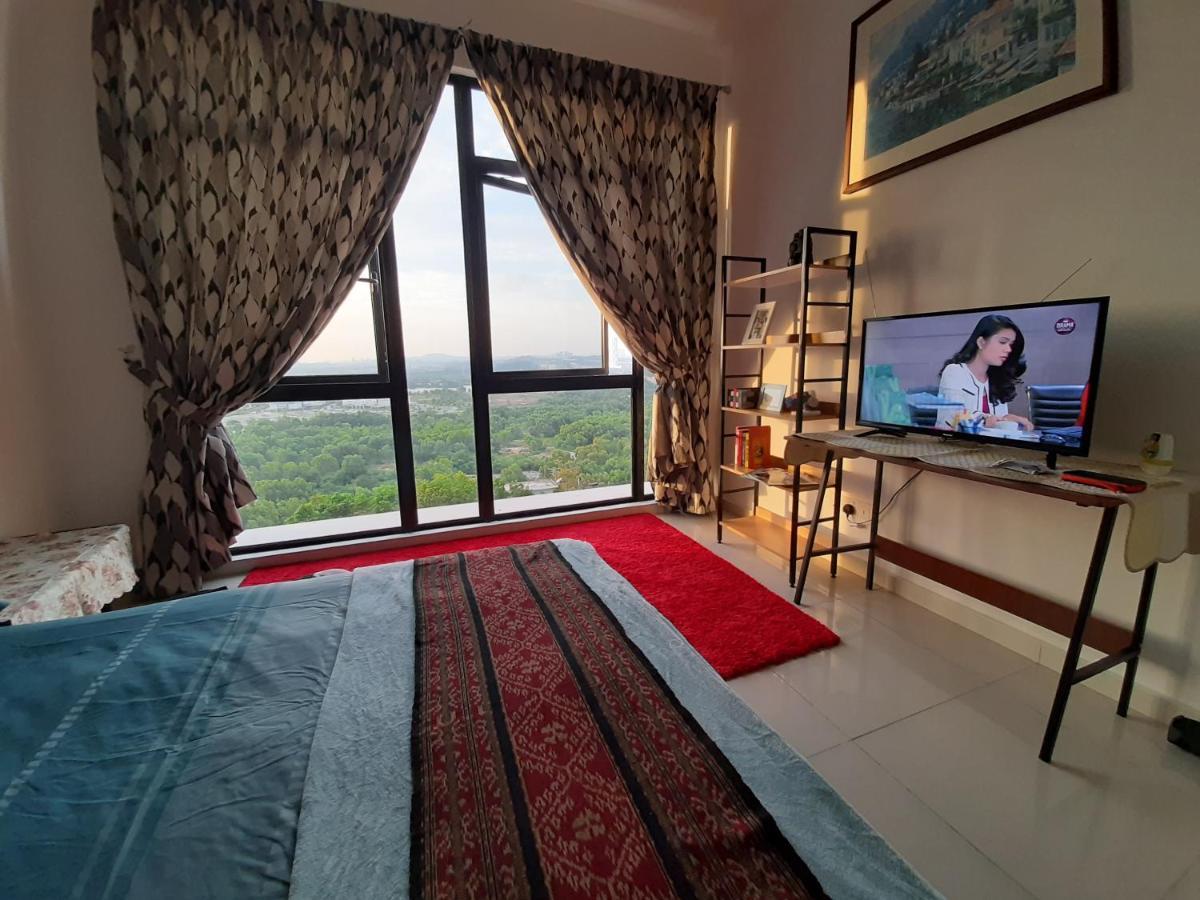 Апартаменты Mycozysoho With Excellent Swimming Pool View Сайберджая Экстерьер фото